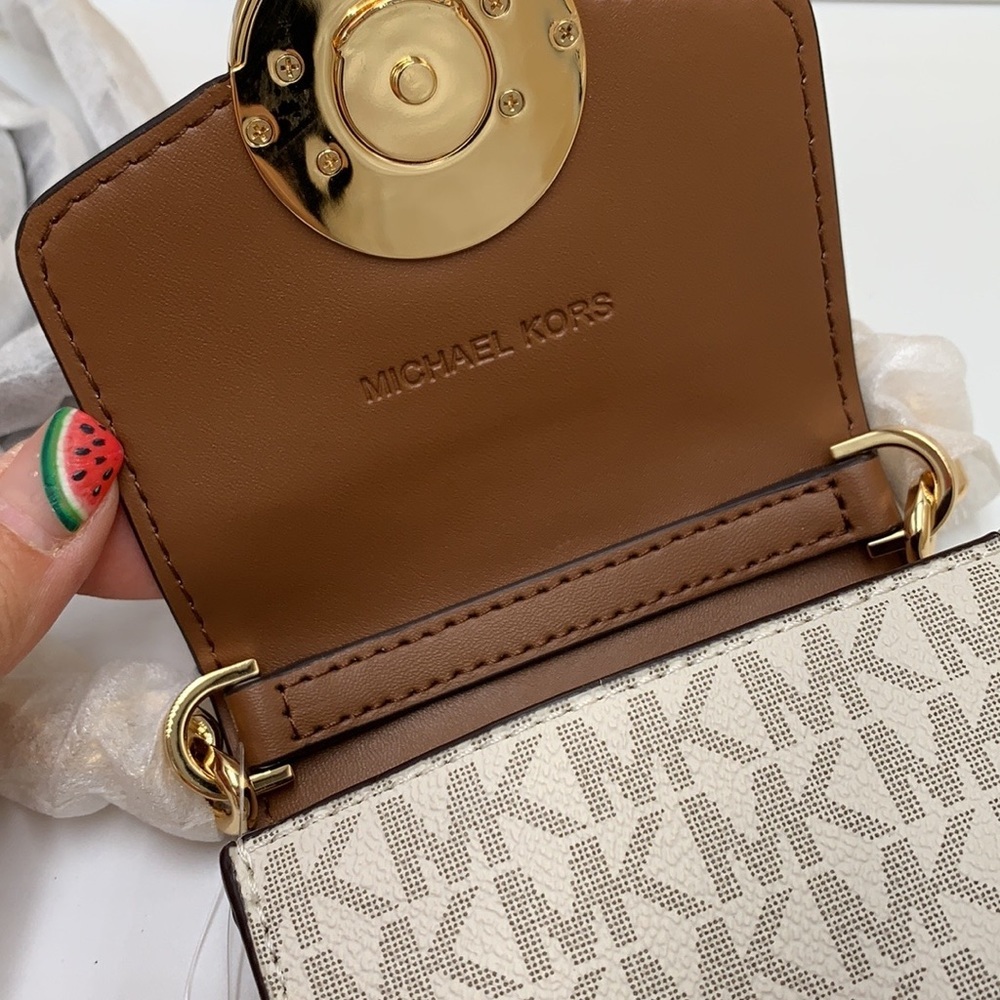 NWT MICHAEL KORS CARMEN SMALL NORTH SOUTH PHONE XBODY VANILLA/BROWN SIGNATURE - Picture 9 of 9